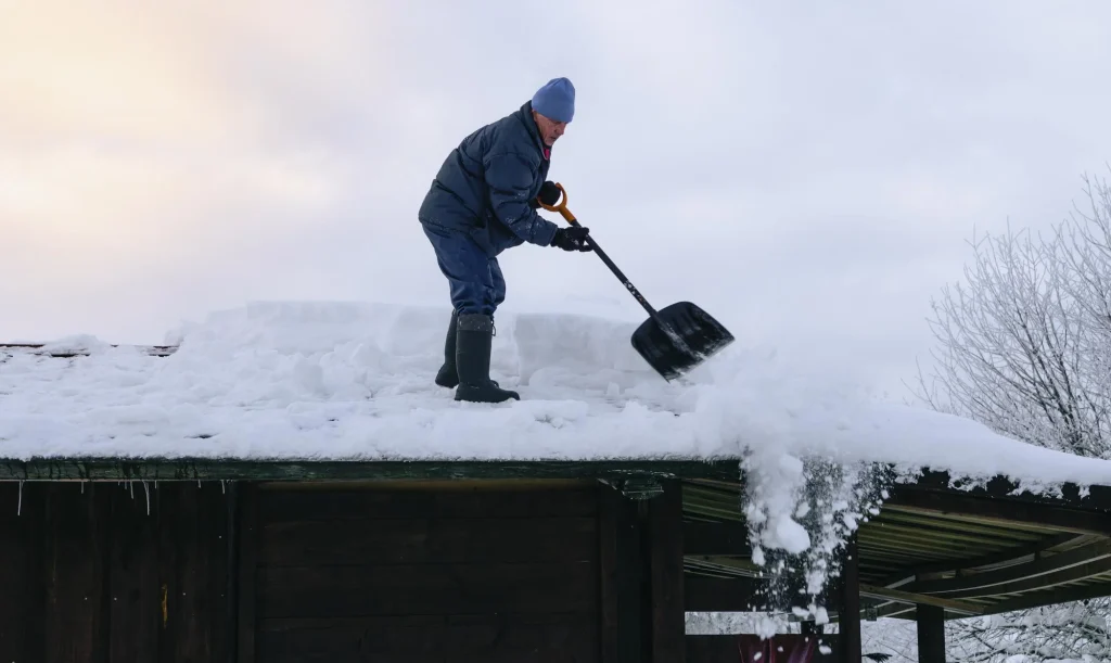 Rooftop Snow Removal in Proctor